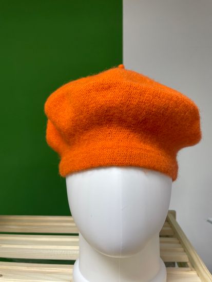 Шерстяной берет