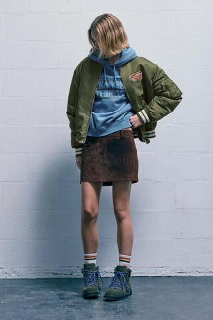 PULL&BEAR Куртка-бомбер "Stranger Things", зеленый