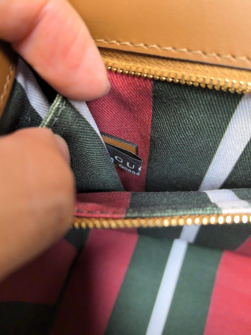 Padlock top handle bag