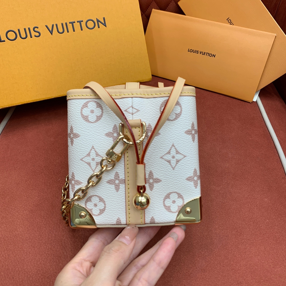 Louis Vuitton Noe Purse