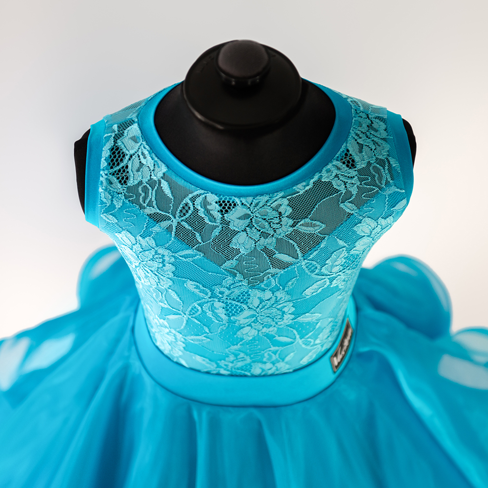 голубое платье для танцев