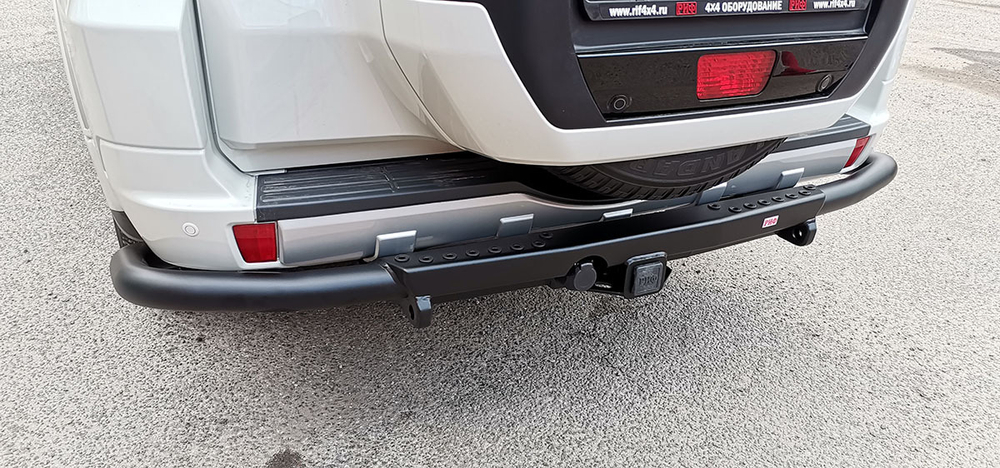 Бампер силовой задний Mitsubishi Pajero IV c квадратом под фаркоп РИФ
