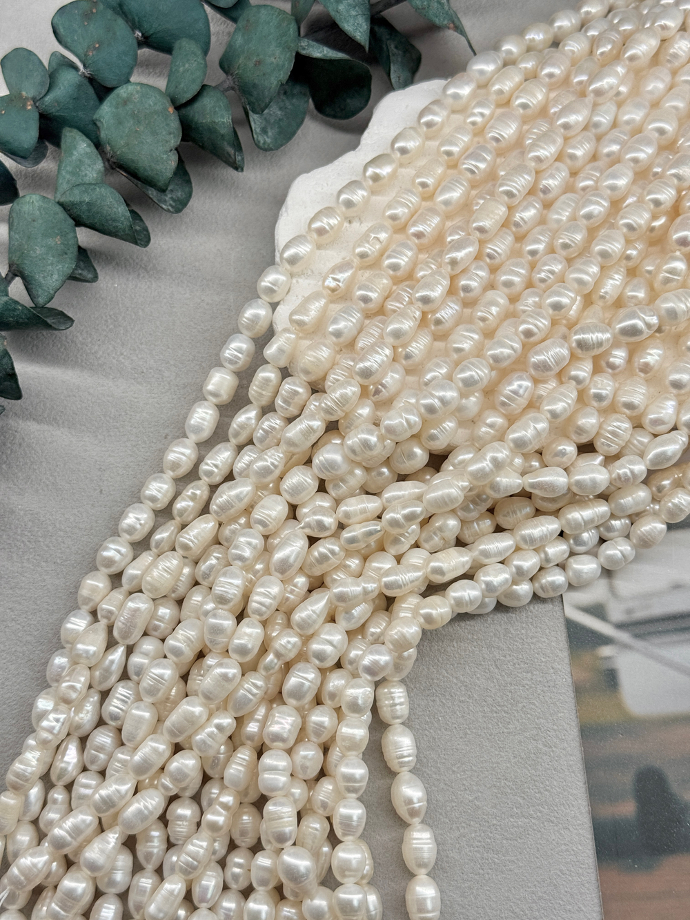 Натуральный барочный жемчуг 7-10 мм, кремовый, нить 35 см