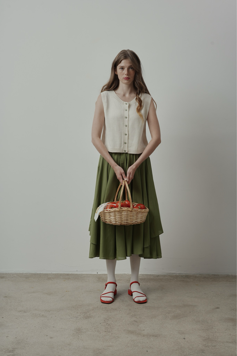 Юбка асимметричная двухслойная из пыльно-зеленого батиста