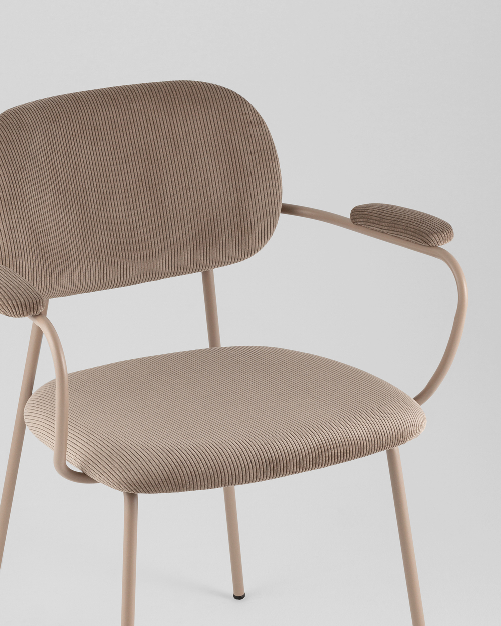 Стул Кэрол коричневый бежевые ножки