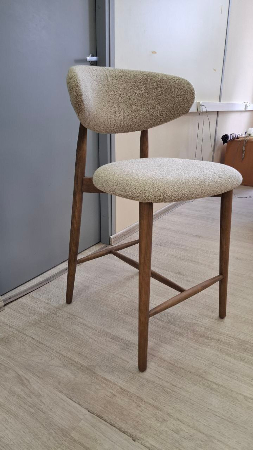 Стул полубарный TODS бежевый XD270-03