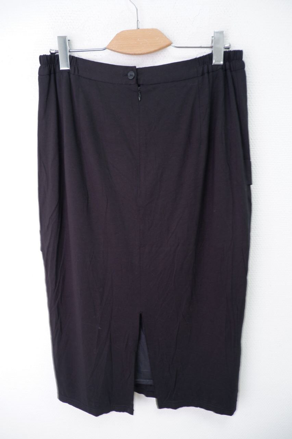 Юбка черная с пуговицами 52 размер