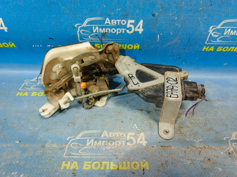 Замок двери задней левой MITSUBISHI GALANT 2000