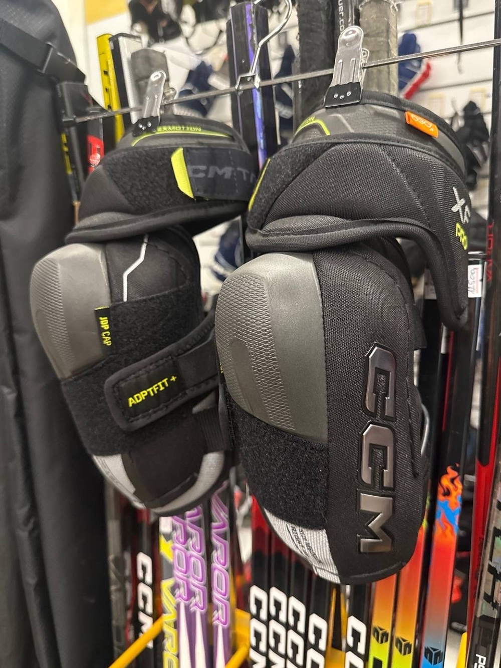 CCM tacks XF PRO SR L