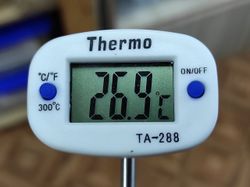 Электронный термометр для пищи с поворотной головкой, зонд 4 см