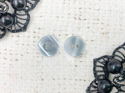 Пуговицы блузочные, d 1,1 см, 2 прокола, светло-серый