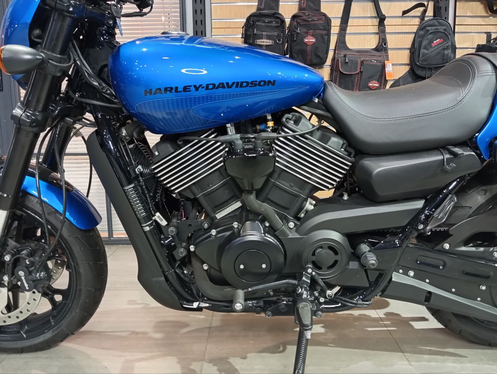 Harley-Davidson Street Rod 