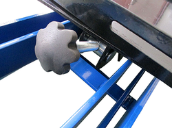 Домкрат трансмиссионный T60301W AE&T 0,5т