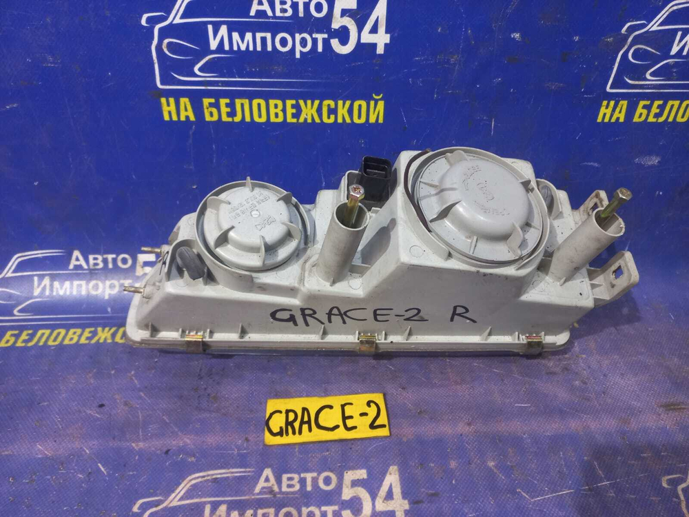 Фара передняя правая HYUNDAI Grace 1995