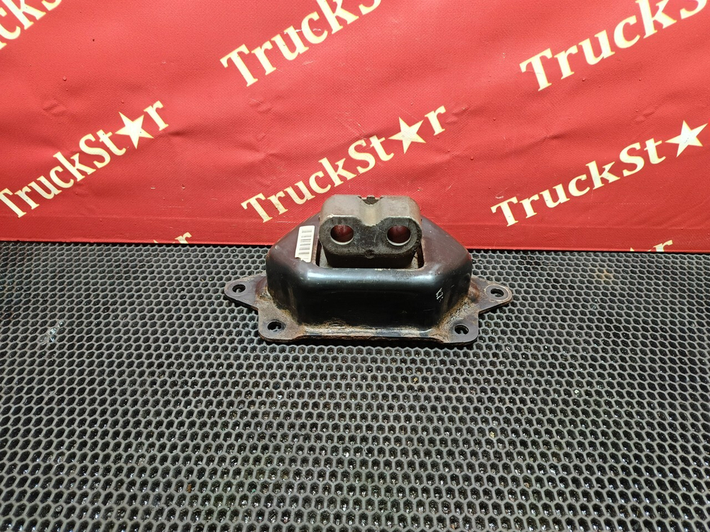 Подушка двигателя задняя