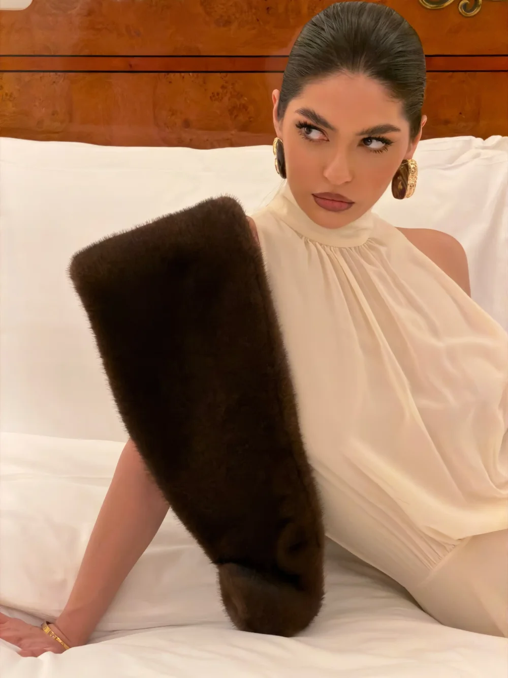 Серьги-половинки с коричневым литьем, Золотой