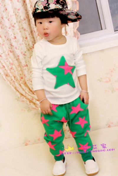 Костюм детский из брюк и лонгслива с принтами звезд