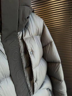 Пуховик Moncler