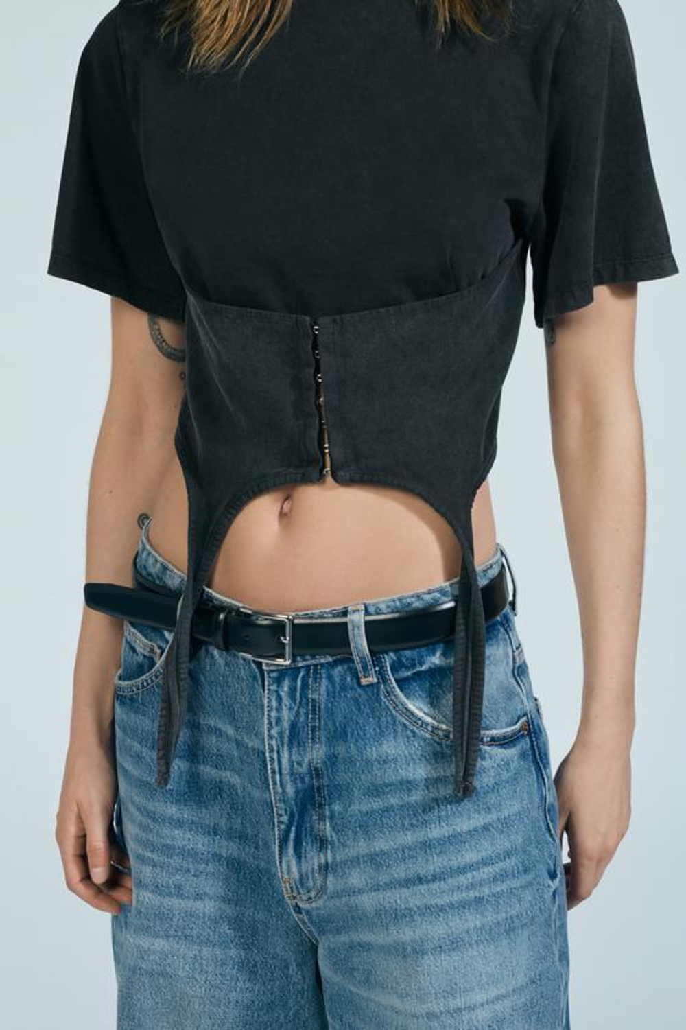 ZARA ТОП-КОРСЕТ ИЗ ТКАНИ С ЭФФЕКТОМ ПОТЕРТОСТИ, АНТРАЦИТОВО-СЕРЫЙ