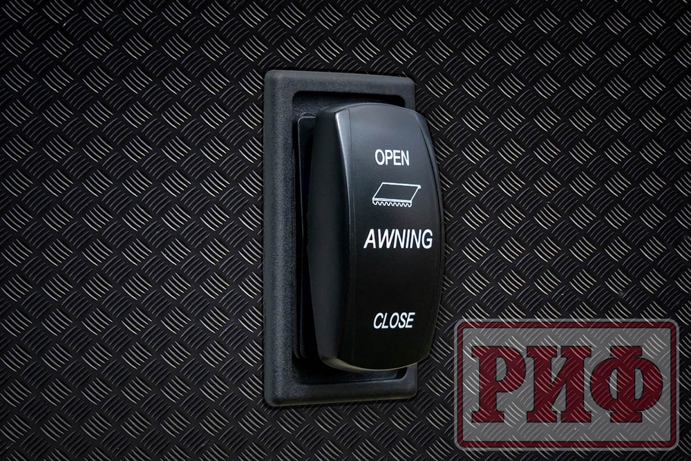 Маркиза автомобильная 2,5х2,0 м кассетная с электроприводом, корпус белый РИФ