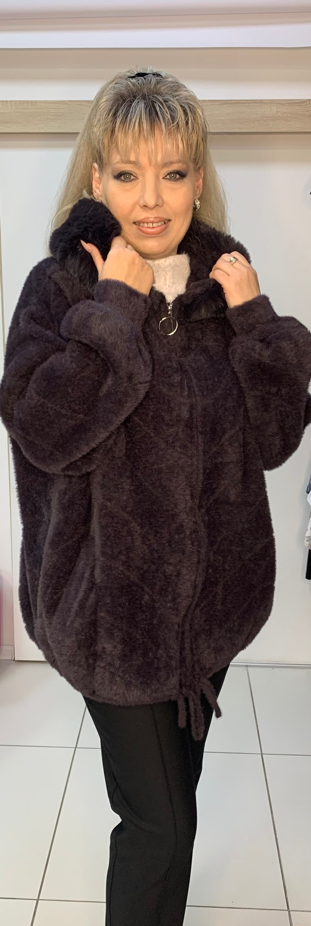 Теплый жакет-куртка из альпака с капюшоном