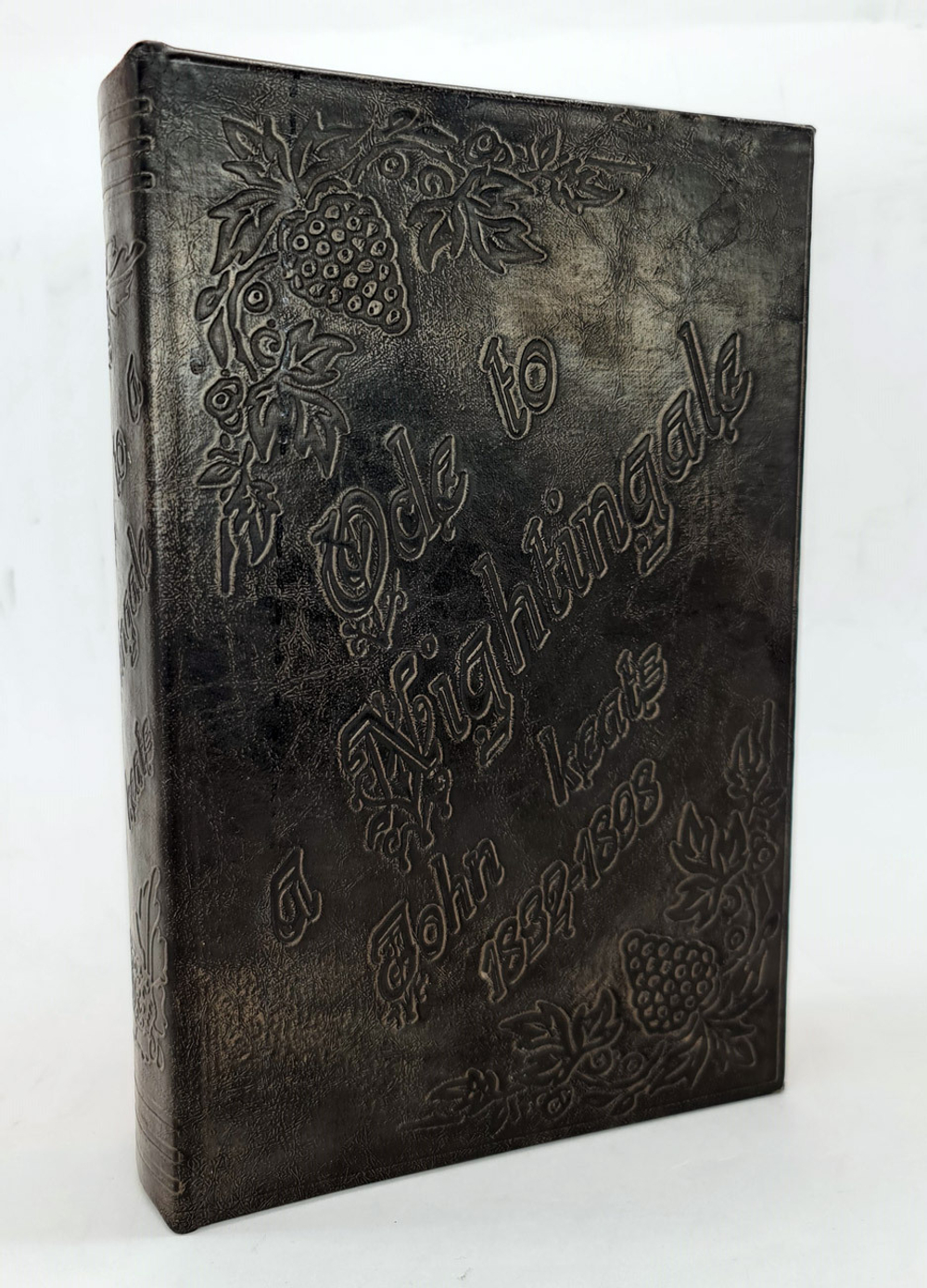 Футляр-шкатулка в форме книги