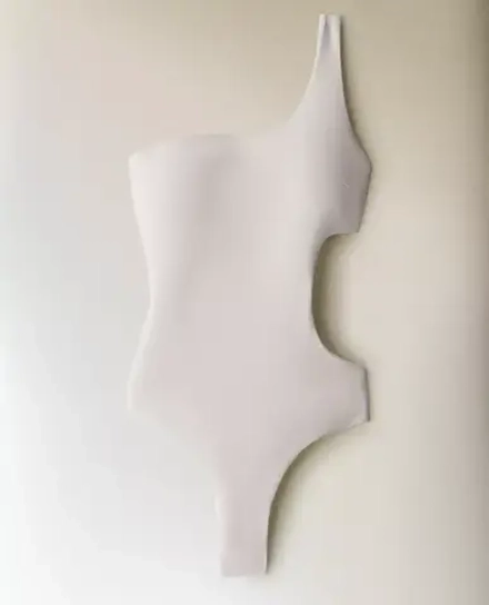 ZARA HOME КУПАЛЬНИК С АСИММЕТРИЧНЫМ ВЫРЕЗОМ, ЭКРЮ