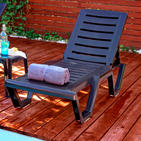 Шезлонг пластиковый "Атлант". Цвет: Шоколад