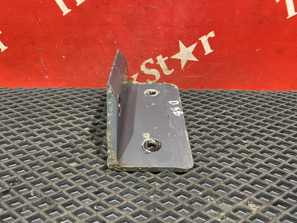 Кронштейн подушки передней заднего моста 2019г