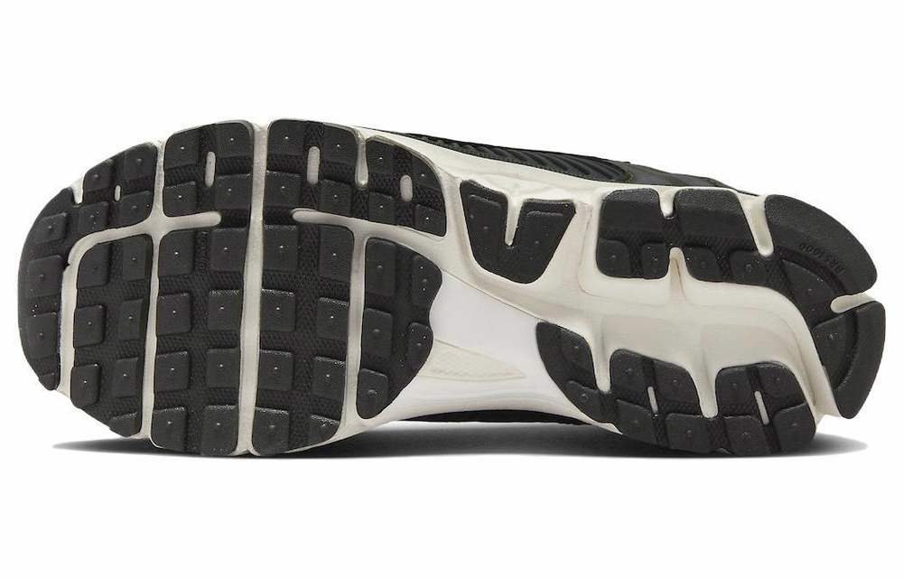 Кроссовки Nike Air Zoom Vomero 5 (Женская размерная сетка)