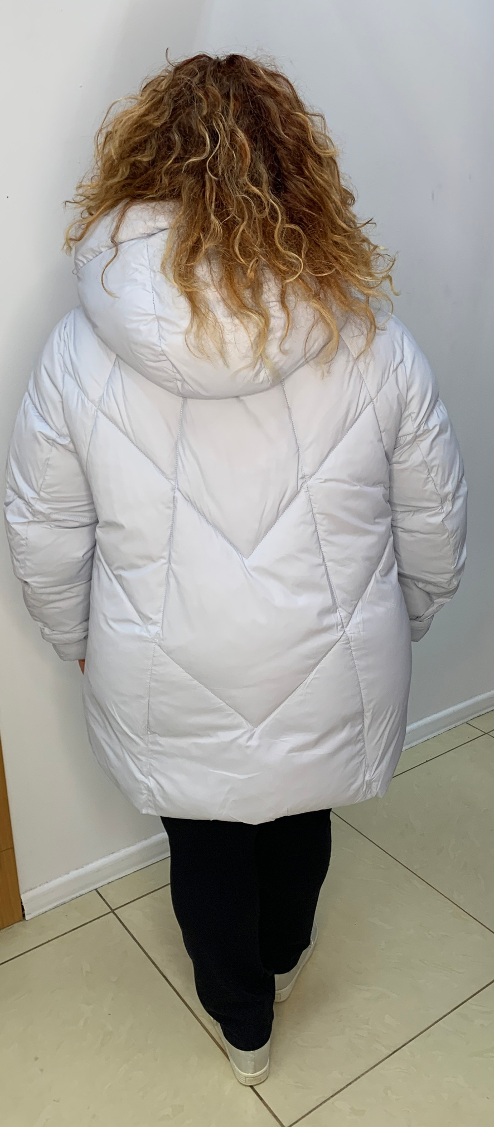 Теплая голубая куртка с капюшоном и 4 кармашками