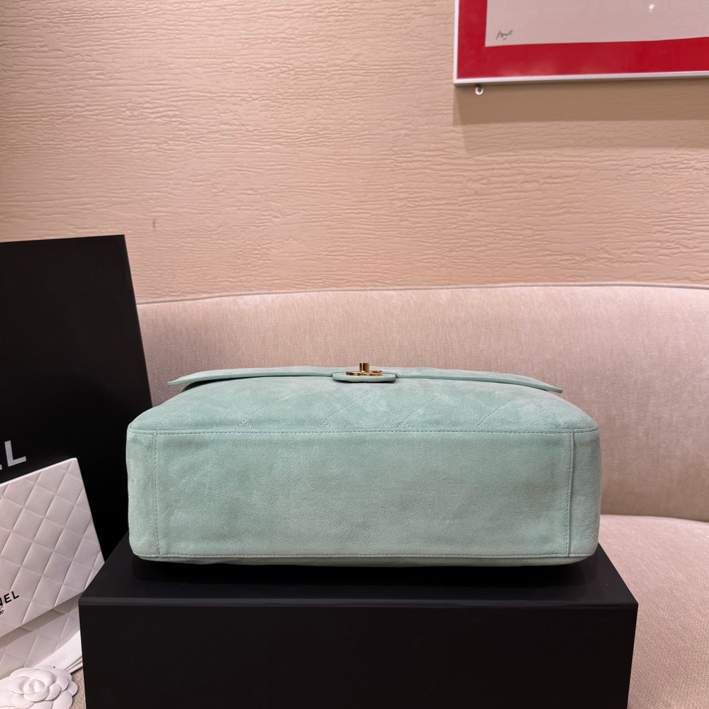 Chanel Maxi Flapbag 38 cm