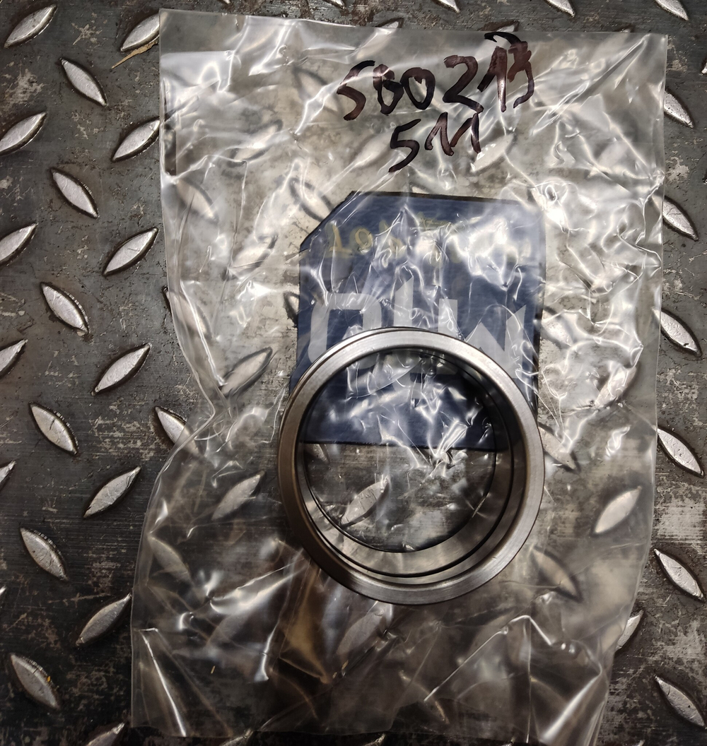 Втулка 500213511