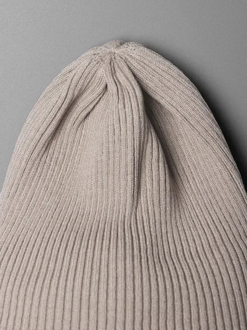 Женская шапка бини на осень