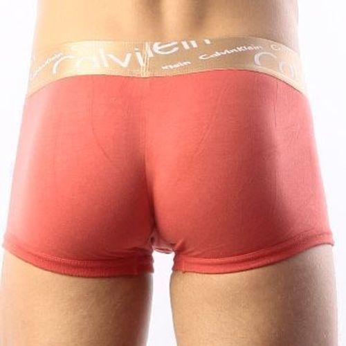 Мужские трусы хипсы красные с белыми буквами с косой резинкой Calvin Klein Bronze Italics Boxer Scarlet