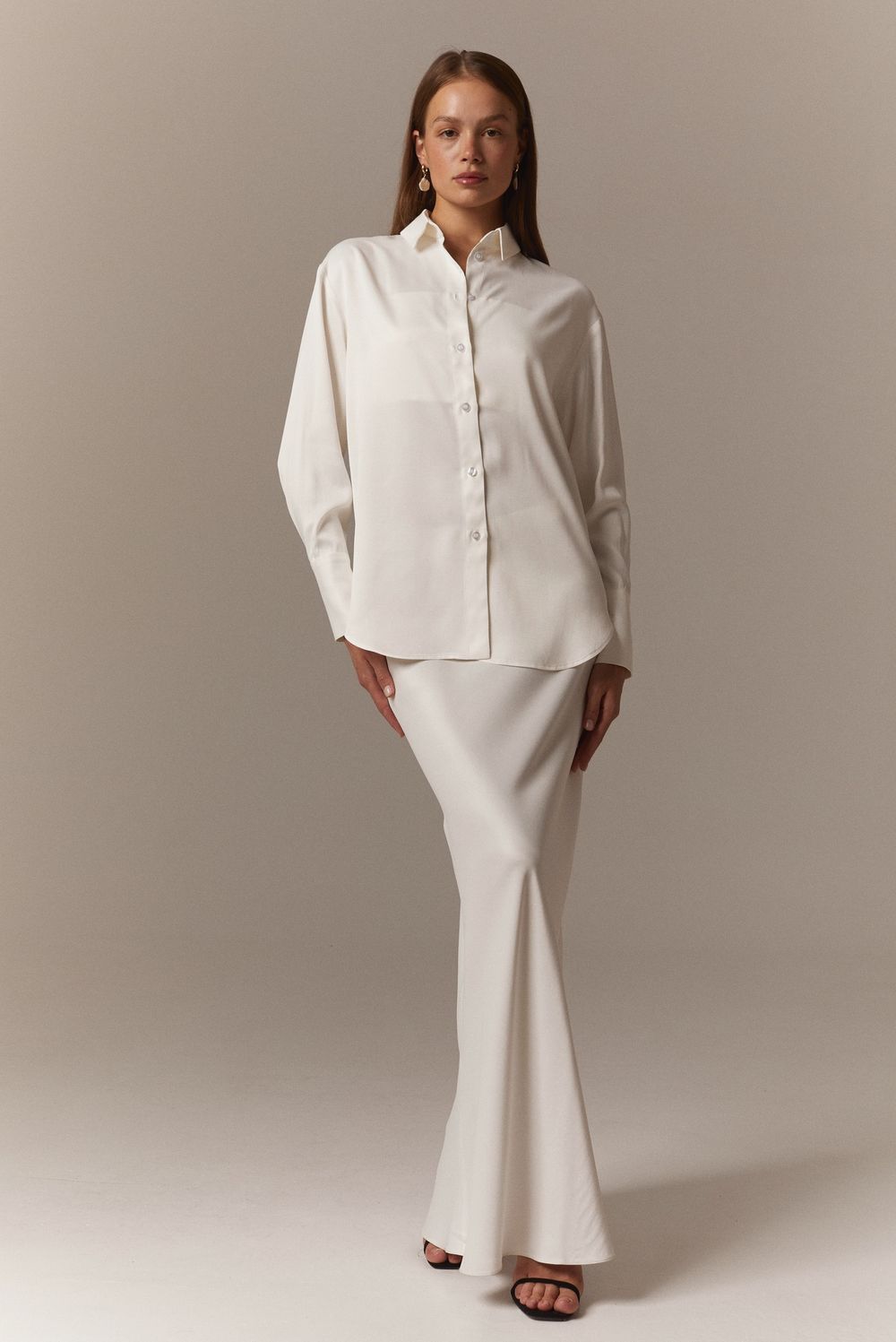 Рубашка атласная белая