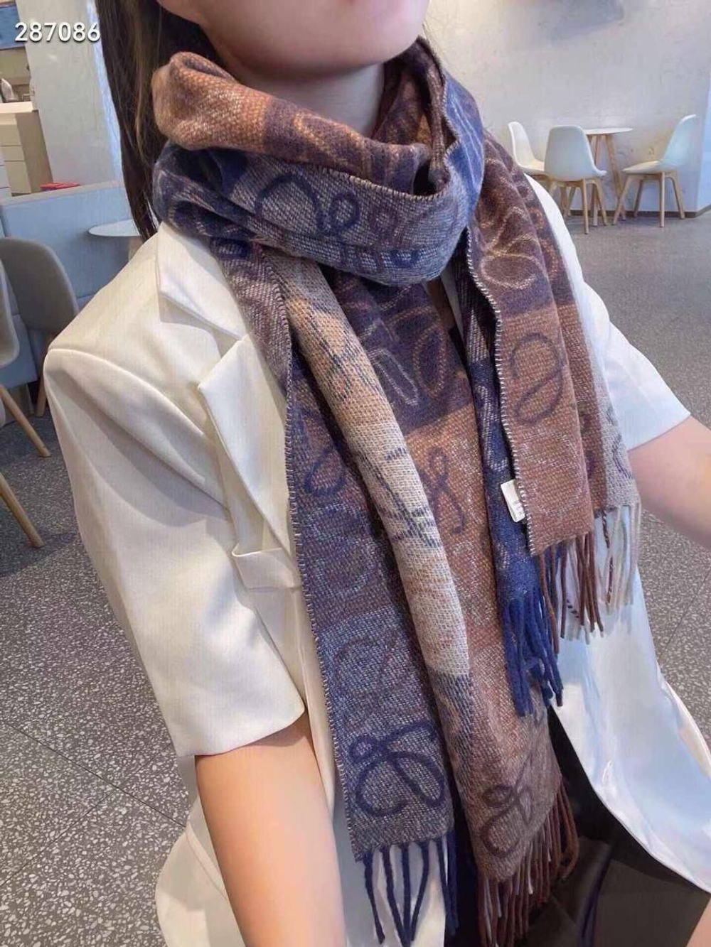 Шарф Loewe