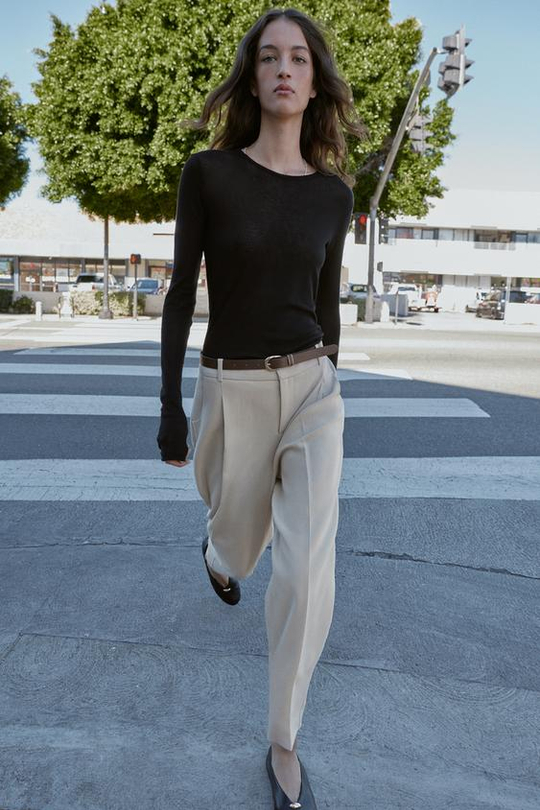 ZARA БРЮКИ С ЗАЩИПАМИ И РЕМНЕМ, СВЕТЛЫЙ ЖЕЛТО-КОРИЧНЕВЫЙ