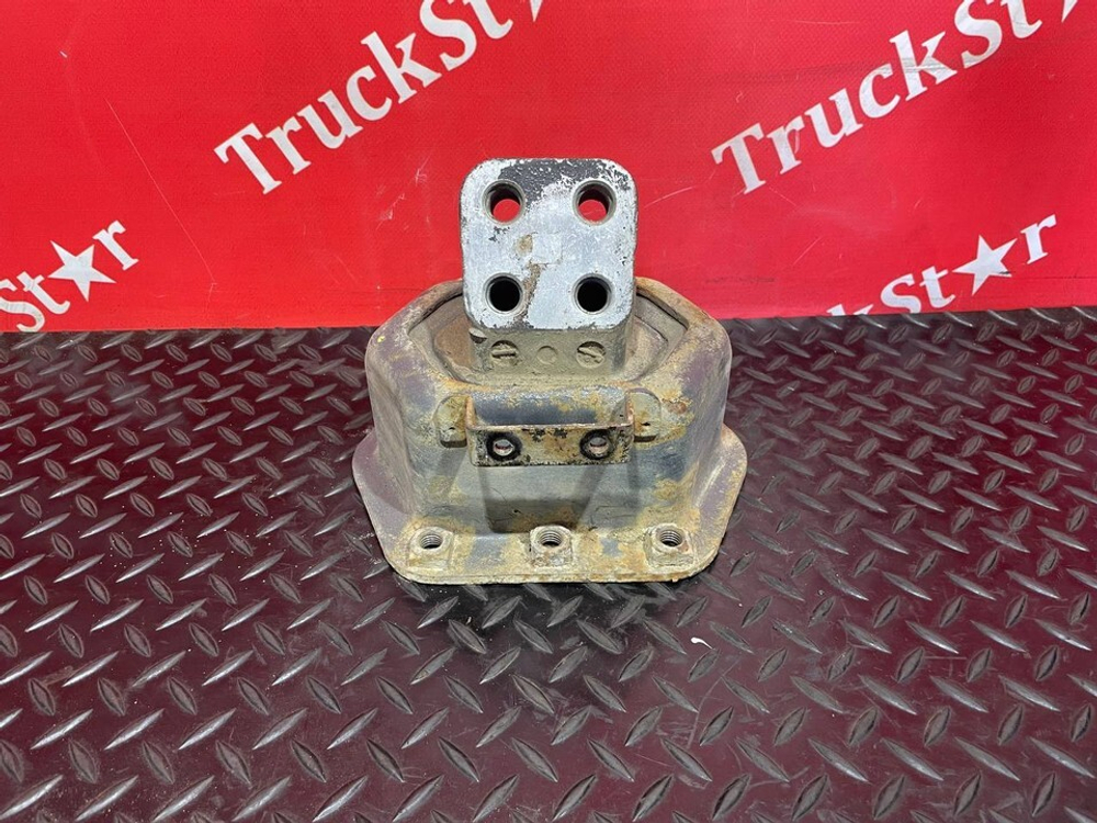 Подушка двигателя задняя