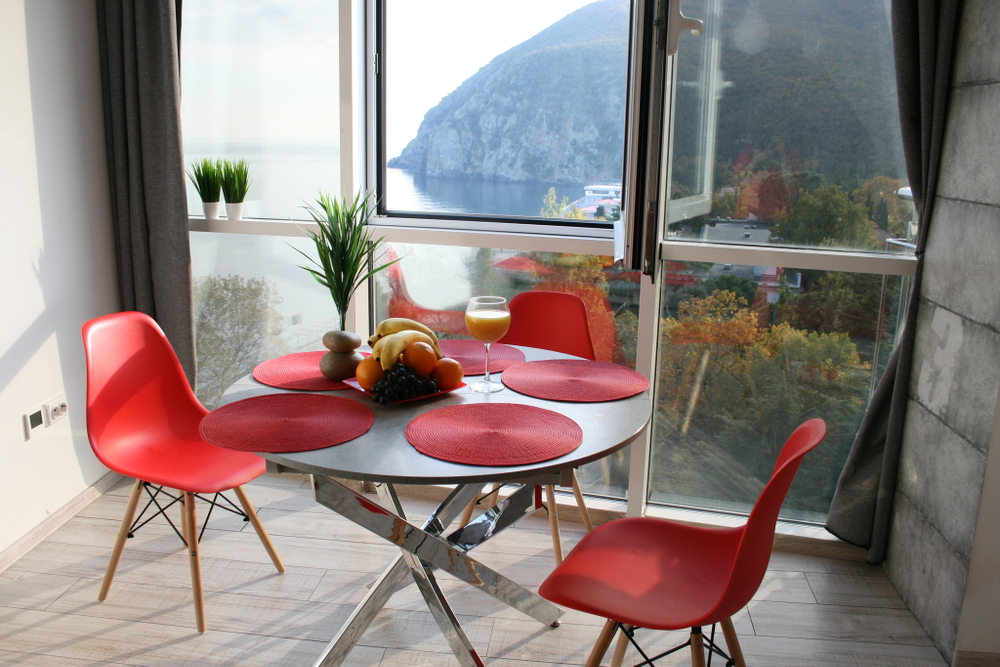 Видовые апартаменты на Прибрежной 7 в Партените для комфортного отдыха в Крыму