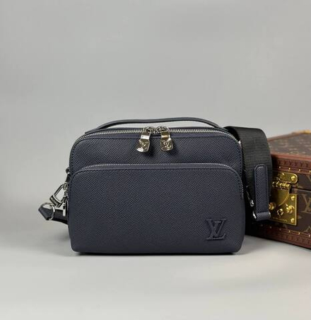 Сумка-мессенджер Louis Vuitton