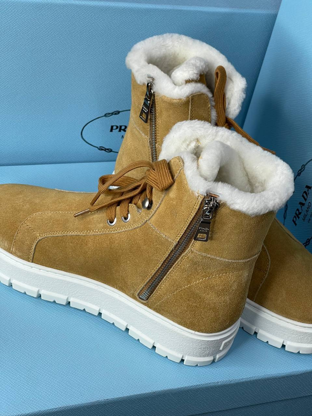 Ботинки Prada