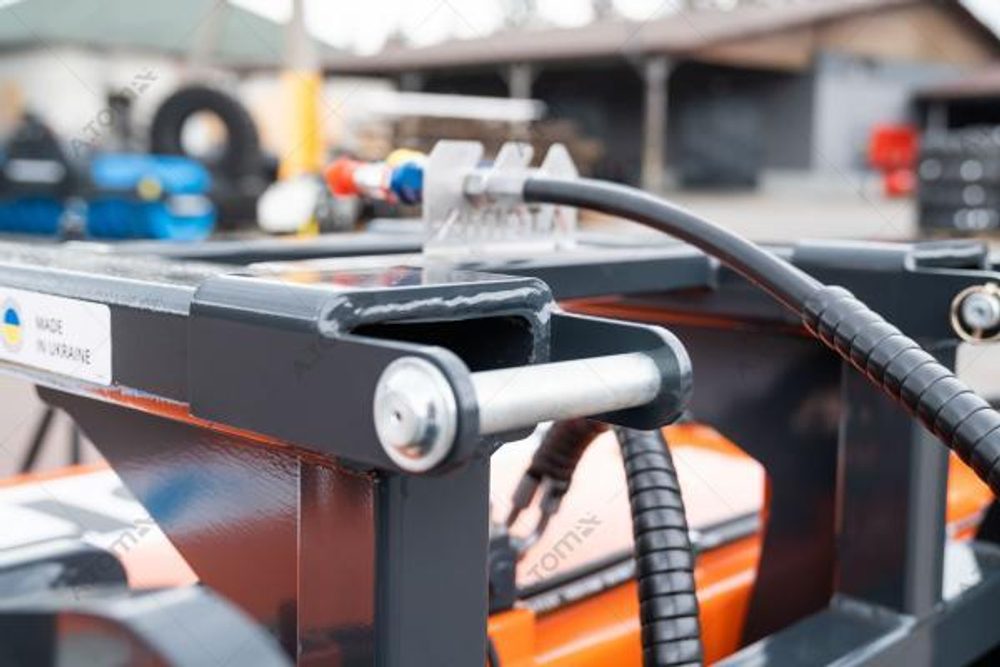 Щетка дорожная на погрузчик, с прибордюрной щеткой - EXPERT 2500