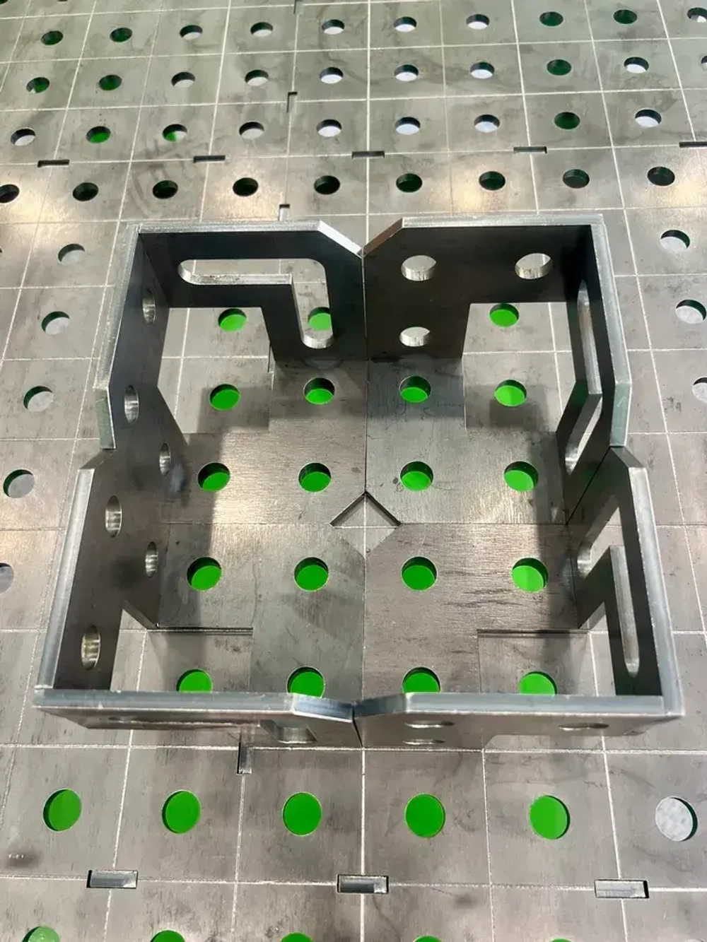 Угол 3D 100х100х100 (4шт) - оснастка для сборочных, монтажных, сварочных столов d16
