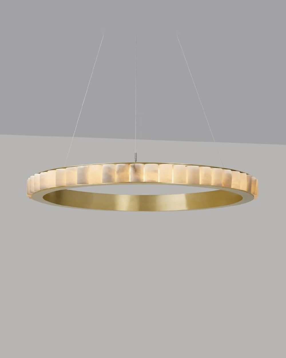 Шикарные модели в золоте и классическом черном цвете 🤍