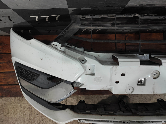 Бампер передний LADA Vesta 22-нв Б/У Оригинал 8450040054