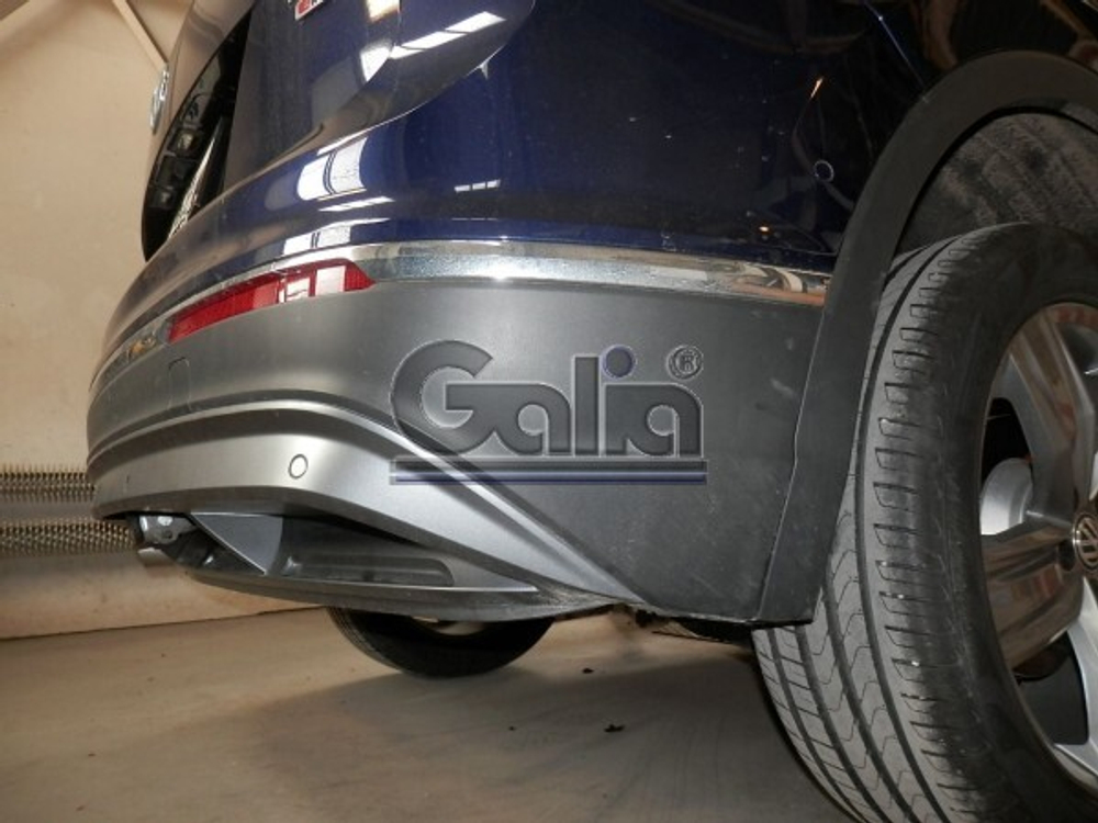 Фаркоп оцинкованный Galia V069A для Volkswagen Tiguan 2007-2016, 2016-, Audi Q3 2011-2018(паспорт и сертификат в комплекте)(без электрики)