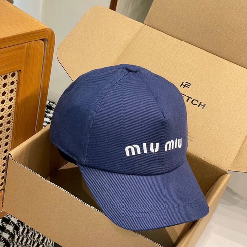 Бейсболка Miu Miu