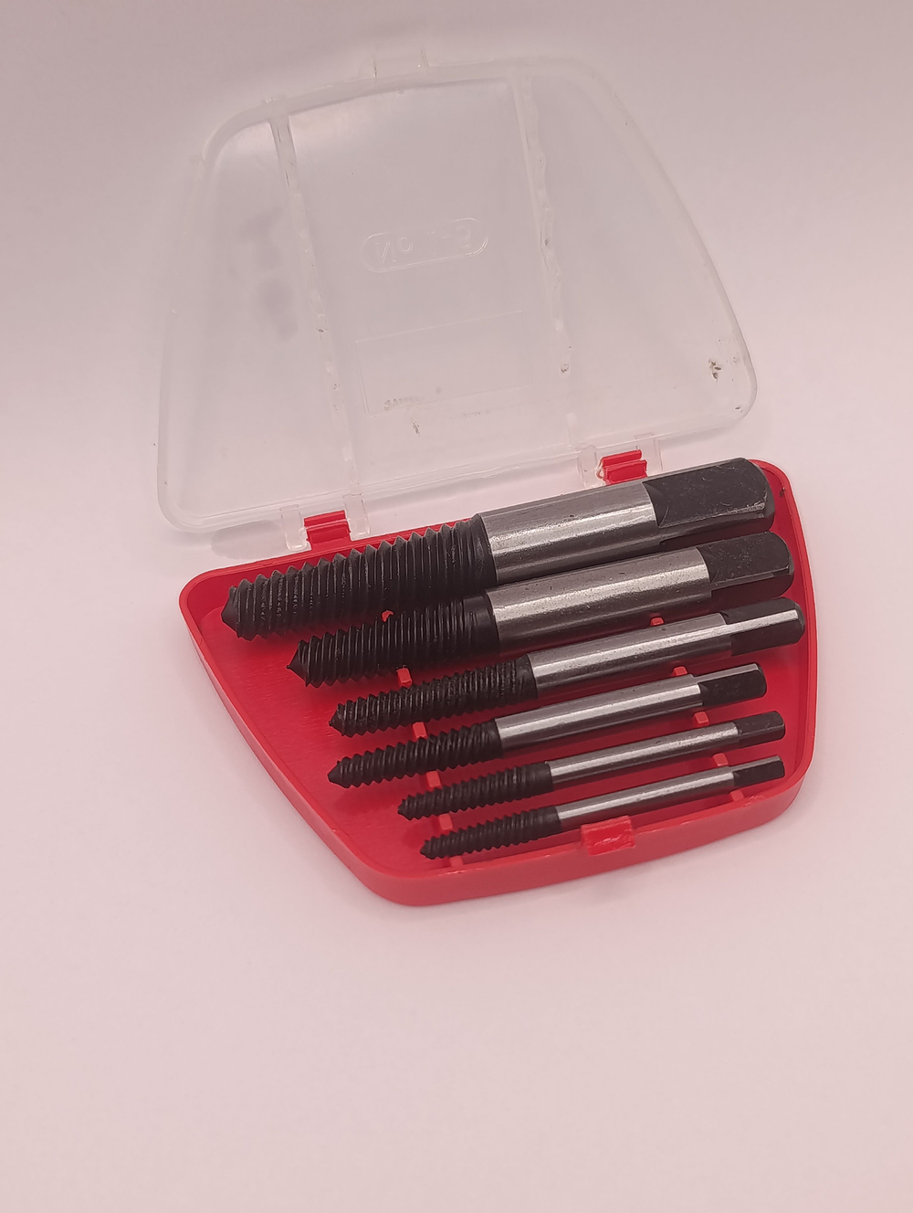 Набор экстракторов для сломанных болтов шпилек 6 пред.