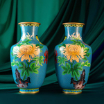 Парные вазы с хризантемами